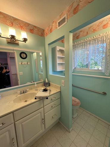 Before photo of Allied Gardens bathroom remodel