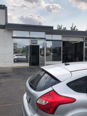 Master Muffler 20th and Washington Blvd location with Suntek DRMDS 7% installed for glare rejection