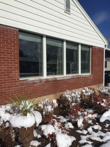 Suntek ULVDS 70% on south exposure for maximum UV rejection and non darkening of the room