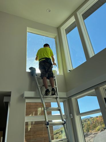 Excuisite vacation home overlooking Pine View Reservoir having ULVDS 70% installed on south exposure