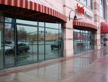 Former Iggy’s Restaurant located in Salt Lake City with Suntek IDS 20% grey installed…RIP Hersh