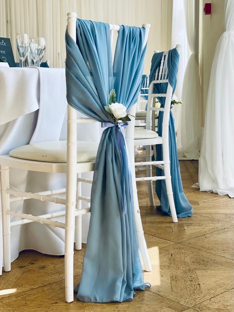 Chair dressing
Highly manor