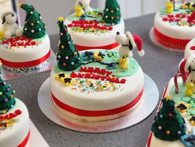 Snoopys christmas cake