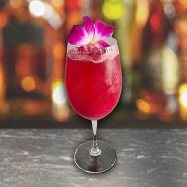 Bitter Old Queen
Kettle One Peach and Orange Blossom Vodka/ Ambrosia Apertivo/ Orange/ Prosecco