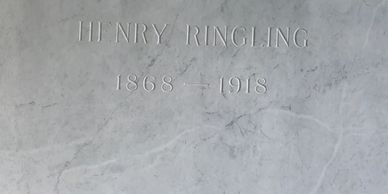 color image of Henry Ringling's tomb