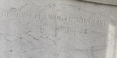 color image of Henry Ellsworth Ringling, Jr.'s tomb