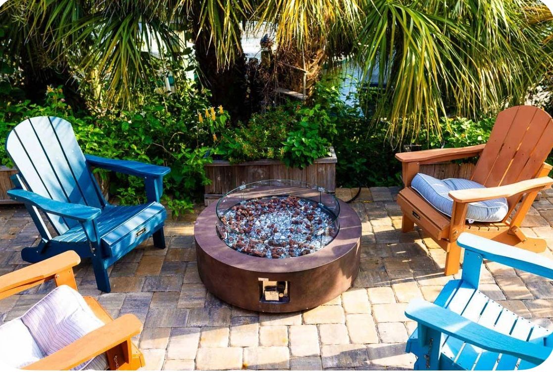 Stay at the Candyce Canal! Waterfront property with all the amenities. Your Gulf coast experience is