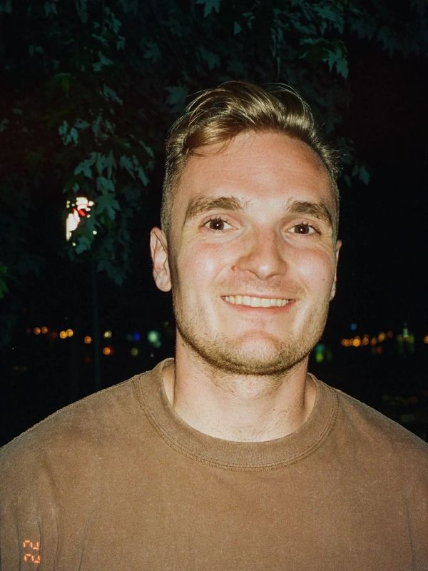 Headshot of Comedian Joel Slavik