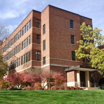a large building