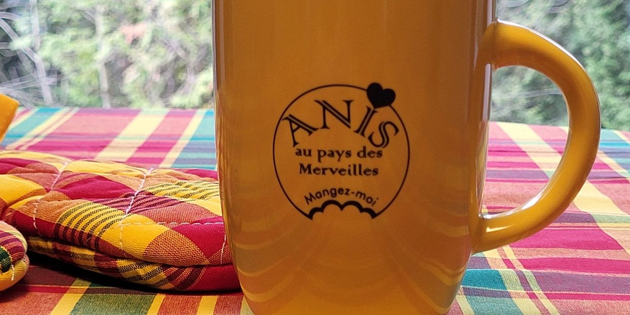 Anis au Pays des Merveilles, mangez-moi