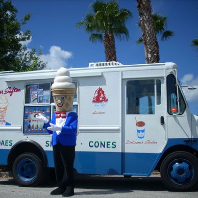 Soft serve Ice cream food truck serving Grand Prairie, Irving, Dallas, Arlington,  and Mansfield.