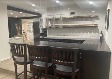 Kitchen, kitchen island, floating shelfs , barstools, interior design
