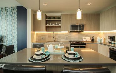 Breakfast nook, kitchen island, cabinet lighting, interior design
