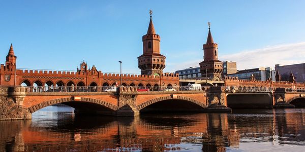 Türkce rehber ille Überbaum Brucke Berlin