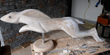 manufacturing of a hare from wood