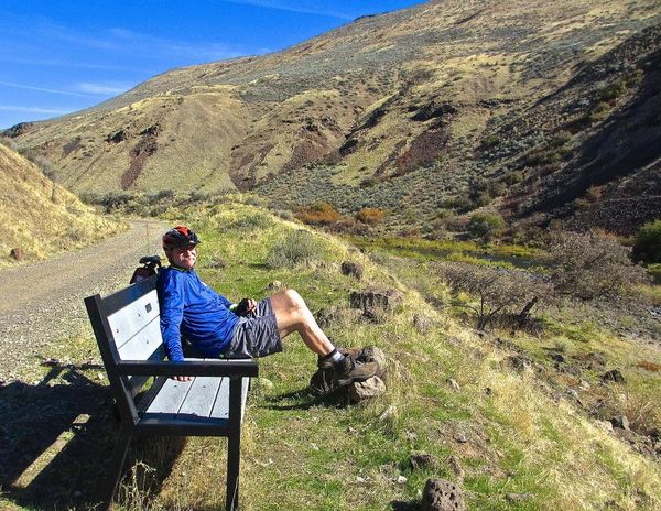 bench, mountains, trail near me, resting place.