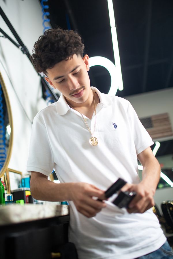 Bryan – Trusted all around East Texas.
Clean cuts, Consistent every time.
Book now.