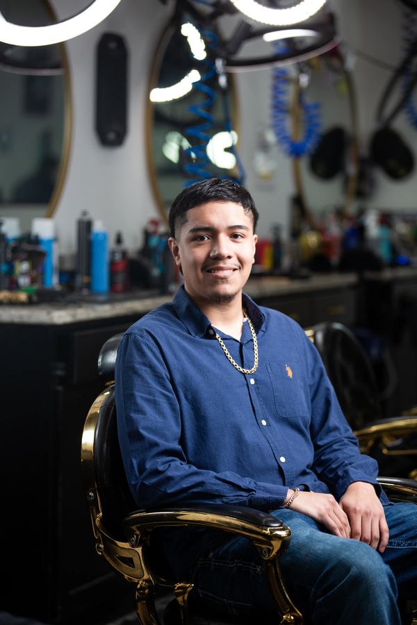 Dustin barber at 903CUTZ Tyler TX known for modern cuts and clean styles.