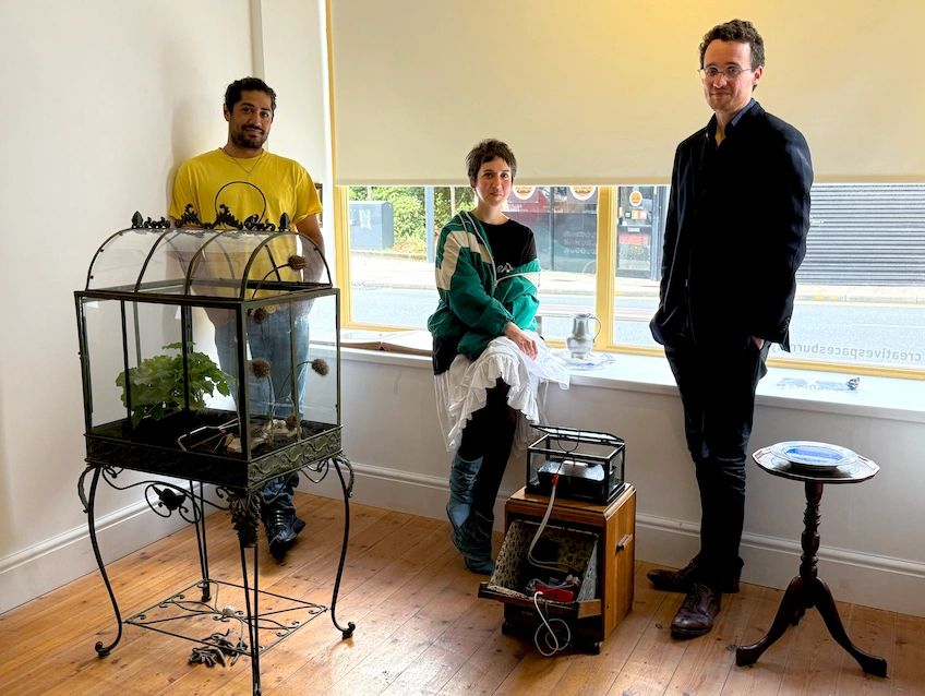 Ninon Ardisson pictured with Narotam Horn and Jérôme Grard at the Salon.