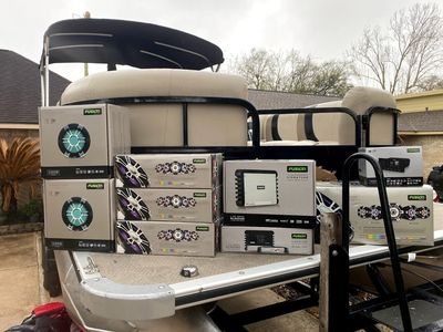 Fusion marine stereo pontoon boat