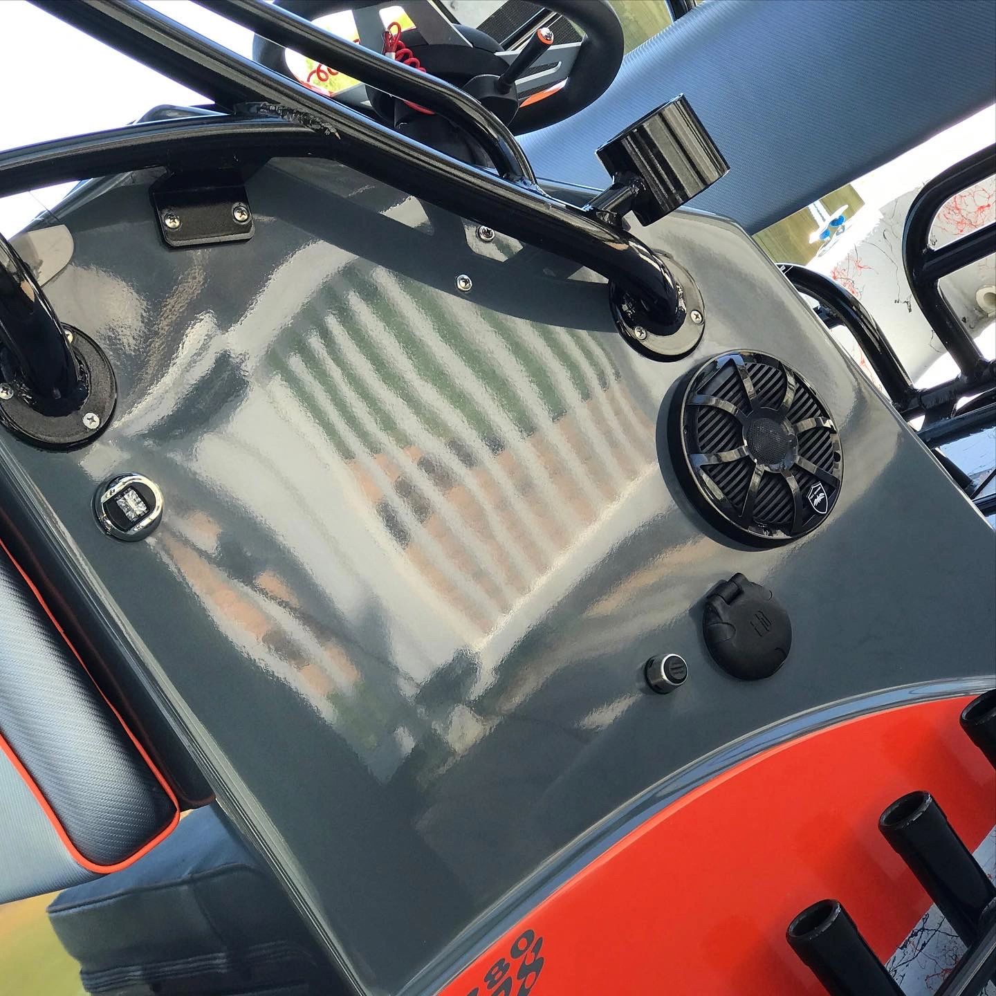 Bay boat detailing