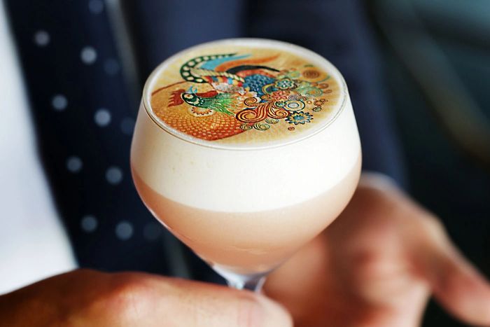 A new trend in cocktail garnishing. Simply and easily add an image to your cocktails.