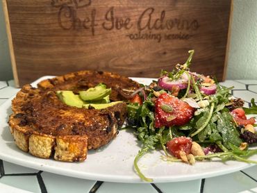 Ensalada de Fresas y Chuletas Kan Kan