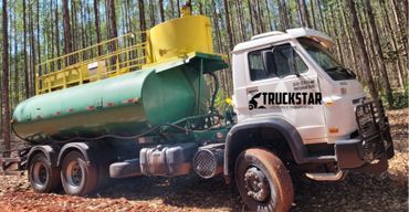 Caminhão Pipa combatendo incendio