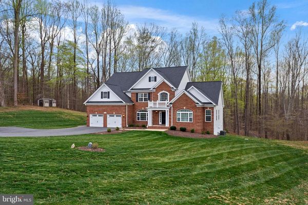 Realtor, Real Estate by Laketa, Real Estate Agent, Maryland home for sale. Veteran Realtor. Buy/Sell
