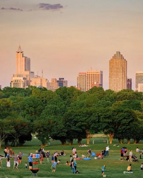 LaKeta Burgess, NC realtor | Military relocation, home buying & selling in Fayetteville & beyond