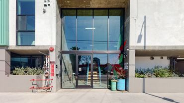 front building condo los feliz for sale