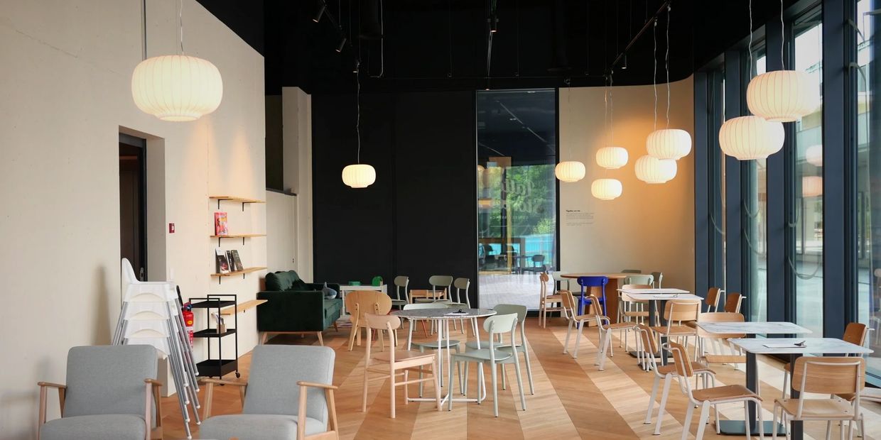 Spacious lounge for events, rent space for 40-60 people. Birthday parties, group corporate gatherings