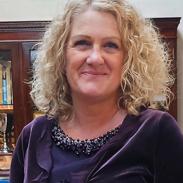 Amanda is a professional Blackpool-born counsellor