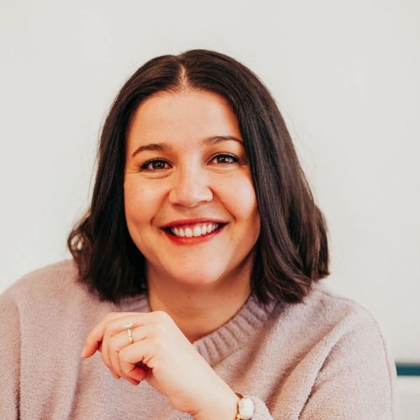 Miranda Enriquez is an EMDR Certified therapist with specialties with anxiety and depression