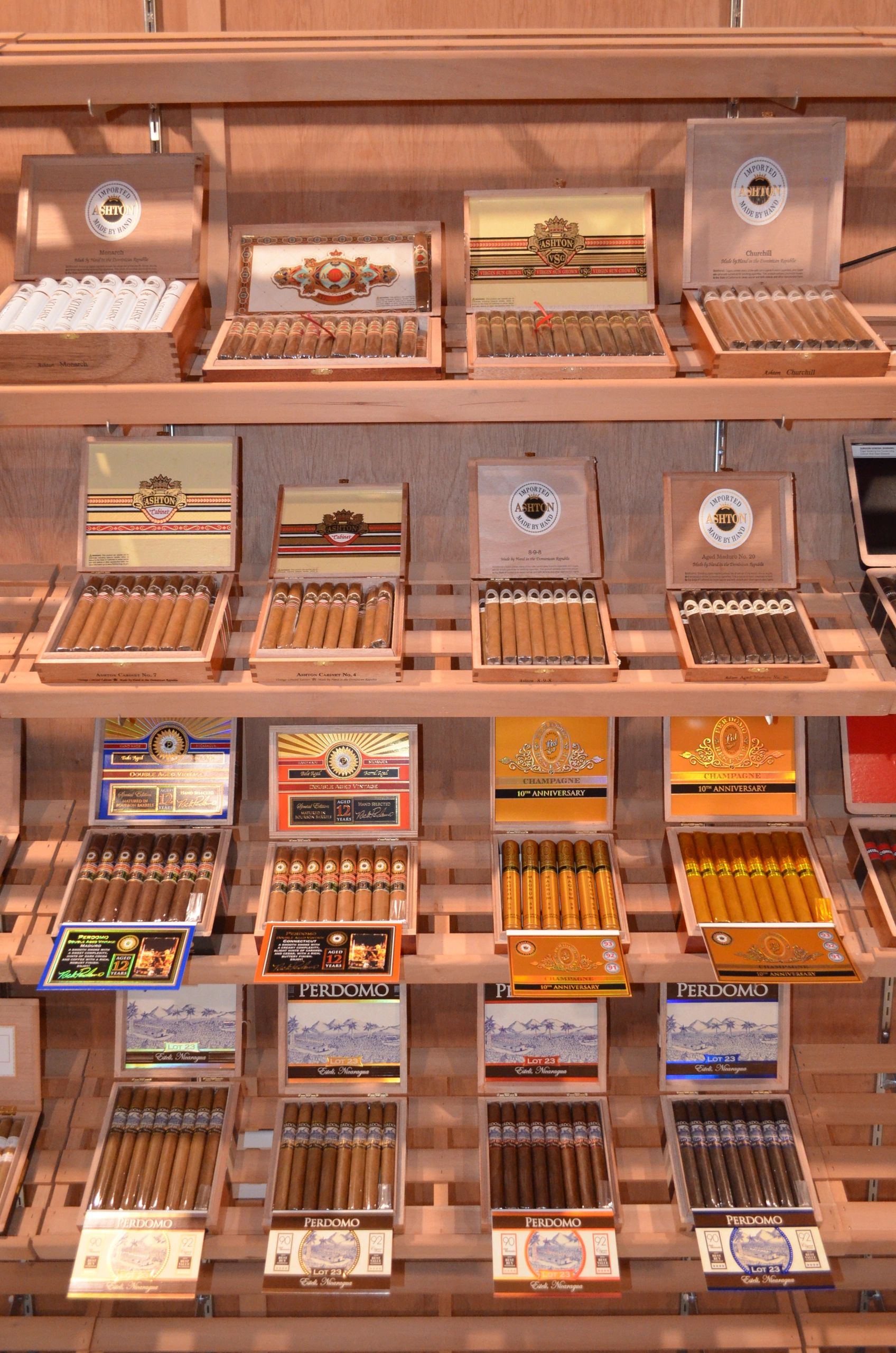 Home | Cigar & Leaf Co