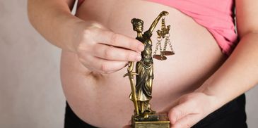 Surrogacy lawyers in Colombia