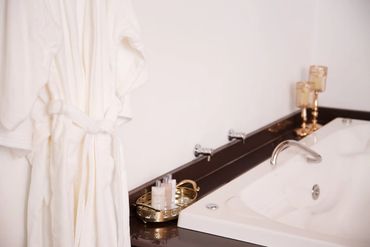 Hospedagem com roupão e hidromassagem em Pomerode, Santa Catarina - Conforto e spa no quarto