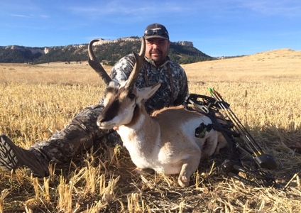 Picture of a Close Encounters Bowhunts client with an antelope taken in Nebraska