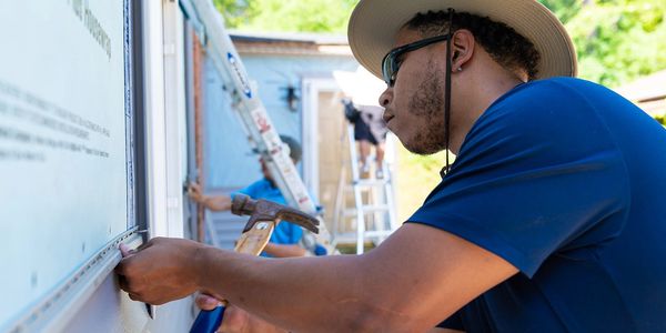 Homeguard Roofing And Siding Inc - Employs VSI Certified Vinyl Siding Installers