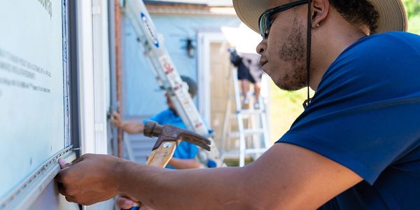 Homeguard Roofing And Siding Inc - Employs VSI Certified Vinyl Siding Installers