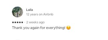 Positive Airbnb review with gratitude and a smiling emoji.