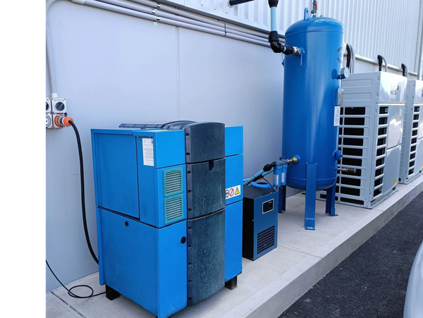 Compressor installation
Dryer installation
Receiver installation
Compressed air filtration install