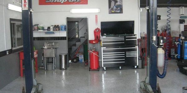 Intérieur du garage UNITECH: à mon image un espace propre, bien rangé et fonctionnel