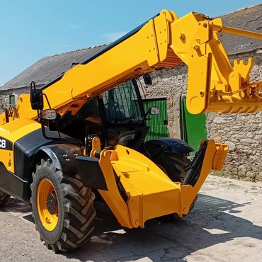 Resprayed JCB 535-140 Telehandler