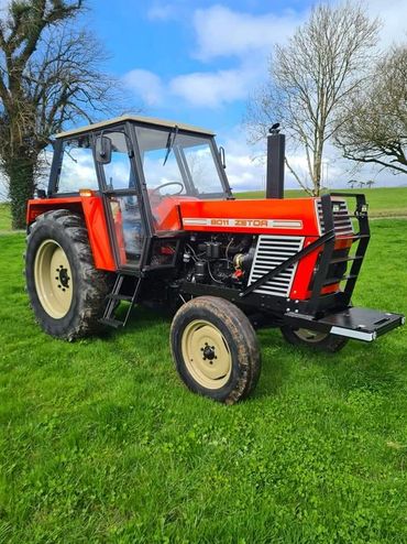 Resprayed Zetor 8011