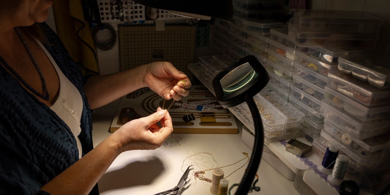 Owner of Sacred Wave Making Hand-Knot Jewelry