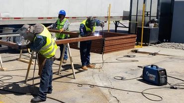 Soldadura de soportes de acero al carbón con electrodo