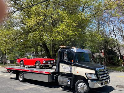 Safe flatbed towing services for classic cars in Bergen County Nj, Call (551) 346-5037.