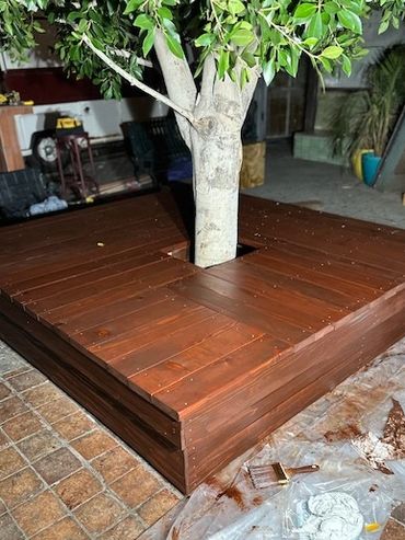 Tree bench platform .