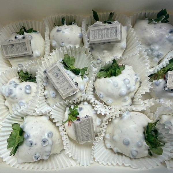 Gourmet Cookies and Cream Berries